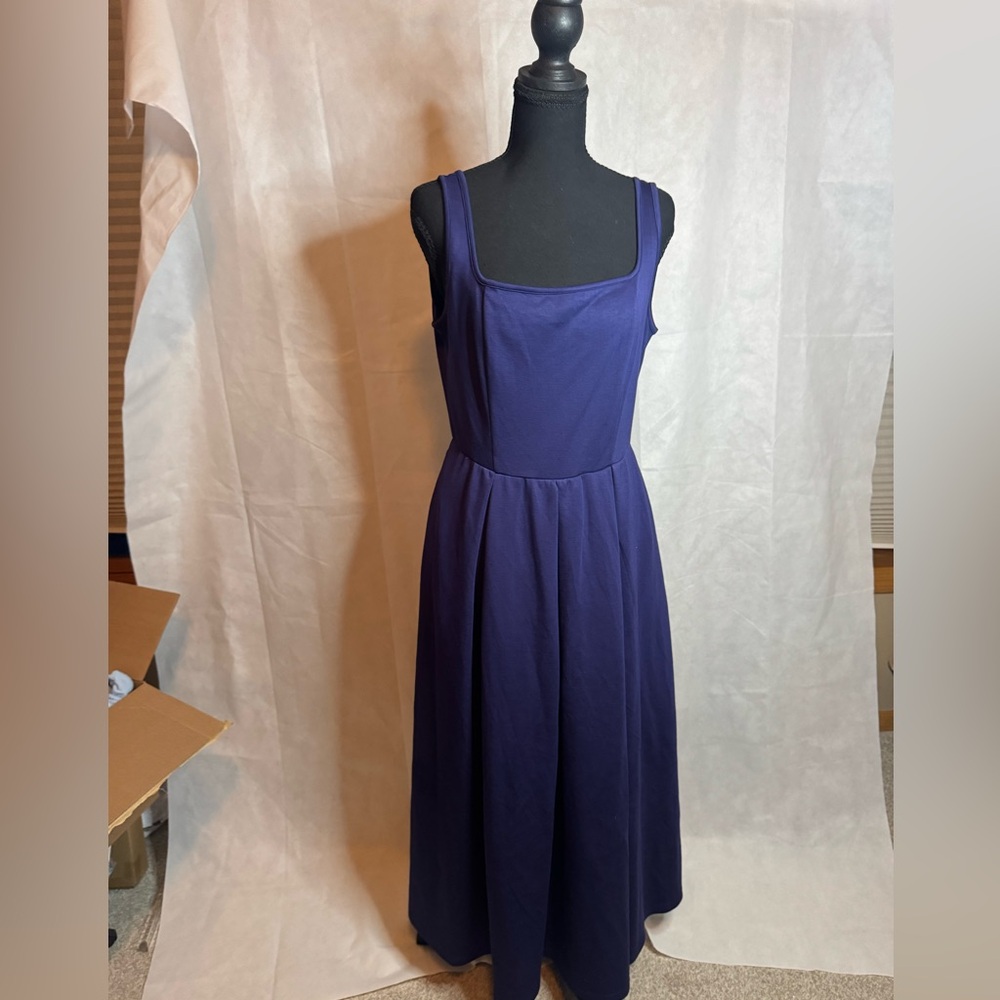 Classic Square-Neck Sleeveless Midi Dress in Navy